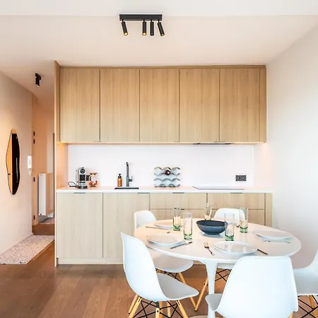 On Zeedijk With Stunning Sea Views, Cleaning Included Apartment *