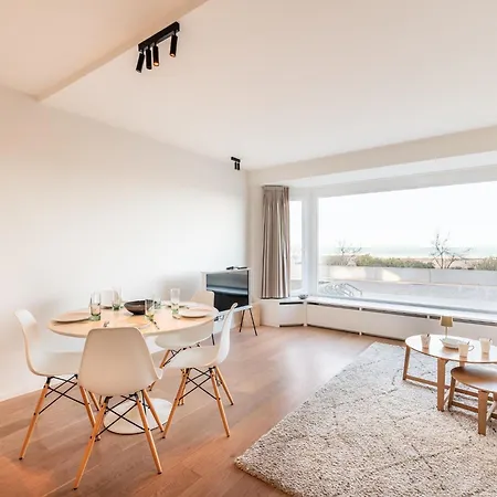 Appartement On Zeedijk With Stunning Sea Views, Cleaning Included *