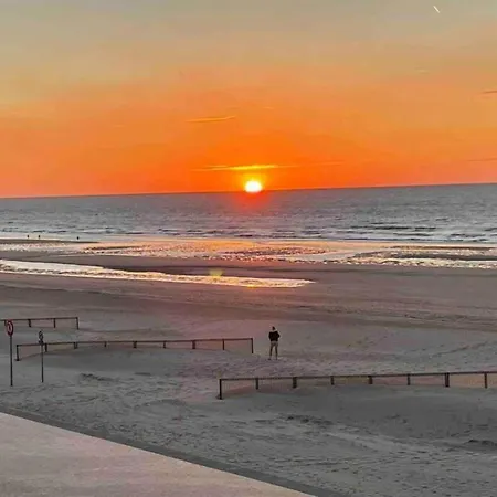 Apartment On Zeedijk With Stunning Sea Views, Cleaning Included Koksijde