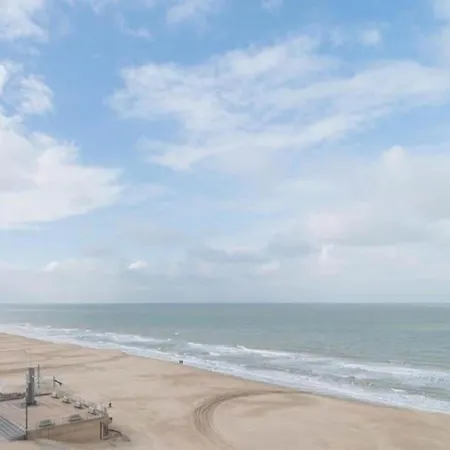On Zeedijk With Stunning Sea Views, Cleaning Included *