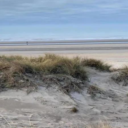 On Zeedijk With Stunning Sea Views, Cleaning Included Apartment *