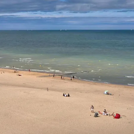 Appartement On Zeedijk With Stunning Sea Views, Cleaning Included